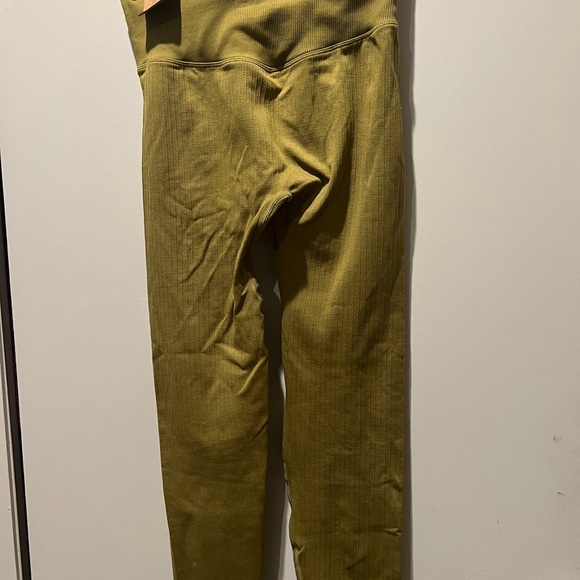 Victoria’s Secret 7/8 leggings yeah - Picture 2 of 5